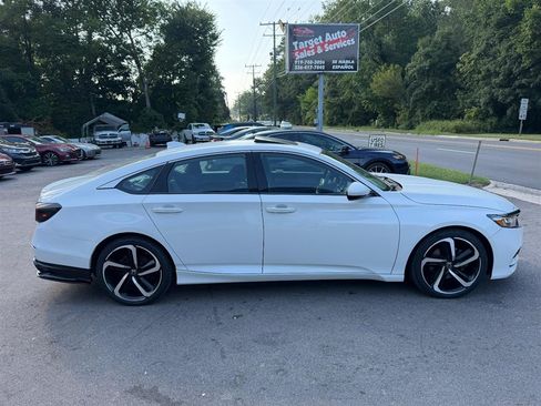 Used 2019 Honda Accord Sport image 2