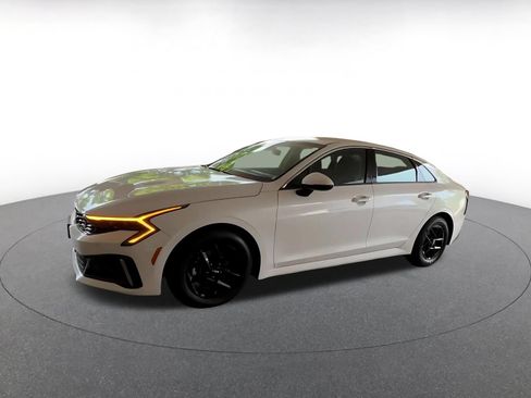 Used 2025 Kia K5 LXS FWD image 8
