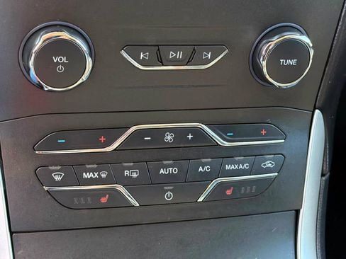 Used 2020 Ford Edge SEL w/ Convenience Package AWD/4WD image 22