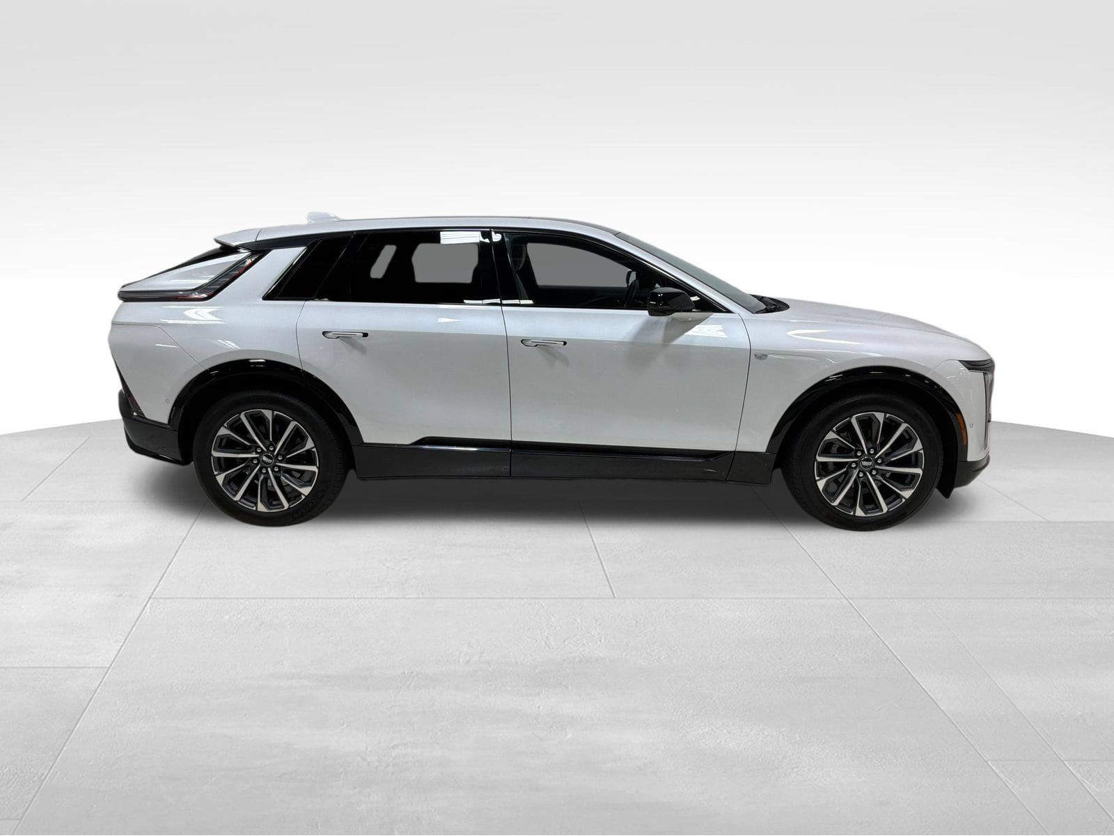 Used 2024 Cadillac Lyriq Sport AWD/4WD image 4