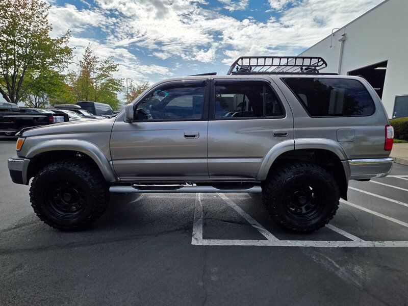 Used 2002 Toyota 4Runner SR5 AWD/4WD image 3