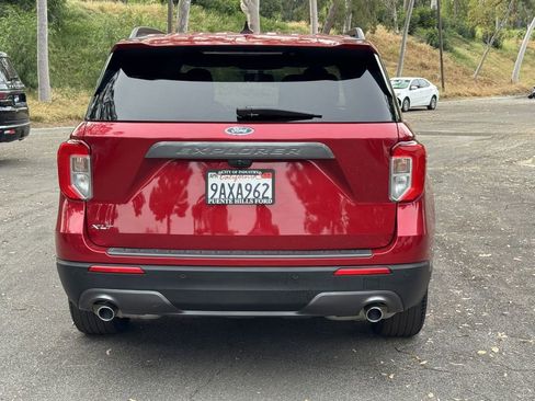 Used 2022 Ford Explorer XLT w/ Equipment Group 202A image 5