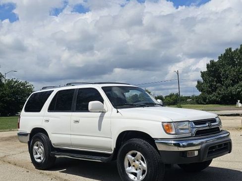 Used 2001 Toyota 4Runner SR5 w/ Upgrade Value Pkg 1 RWD image 2