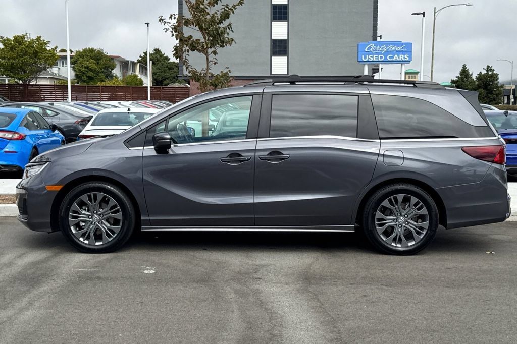 Certified 2025 Honda Odyssey Touring image 7
