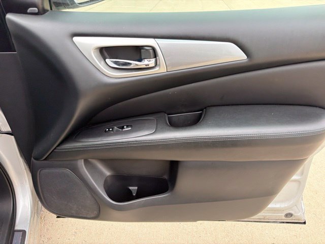 Used 2017 Nissan Pathfinder SL AWD/4WD image 30