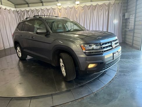 Used 2019 Volkswagen Atlas SE FWD image 2