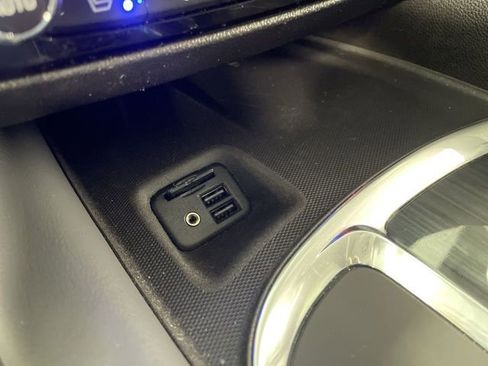 Used 2021 Buick Enclave Premium w/ Sun and Sites Package image 18