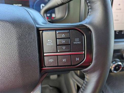 Used 2025 Ford F250 Platinum w/ FX4 Off-Road Package image 29