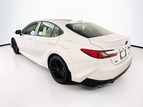 New 2026 Toyota Camry SE image 3