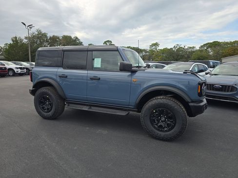 New 2025 Ford Bronco Badlands w/ Sasquatch Package AWD/4WD image 2