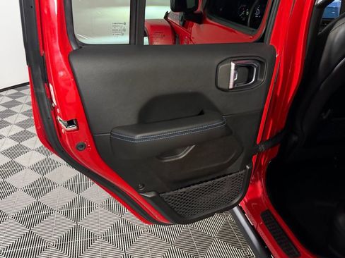 Used 2024 Jeep Wrangler Unlimited Rubicon 4xe AWD/4WD image 29