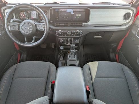Used 2025 Jeep Gladiator Sport AWD/4WD image 5