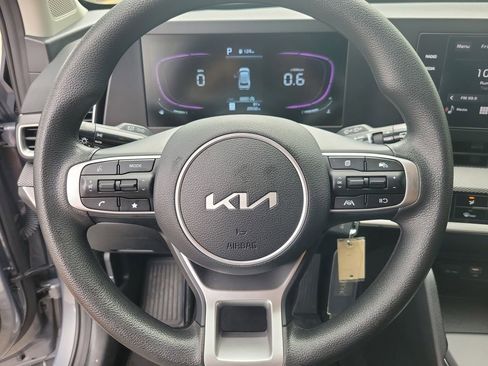 Used 2025 Kia Sportage LX FWD image 17