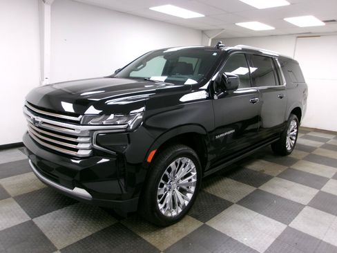 Used 2021 Chevrolet Suburban High Country w/ Premium Package AWD/4WD image 1