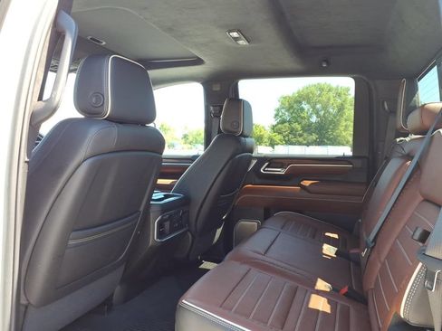 Used 2025 GMC Sierra 3500 Denali Ultimate AWD/4WD image 30