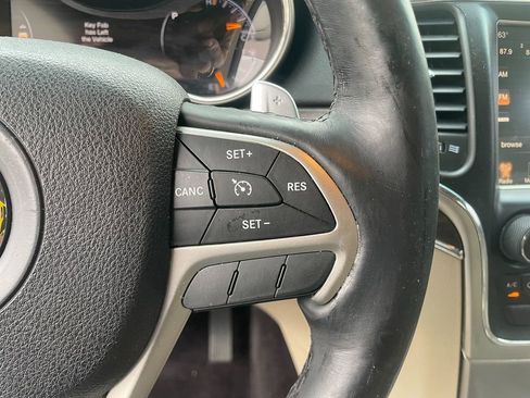 Used 2016 Jeep Grand Cherokee Limited AWD/4WD image 17