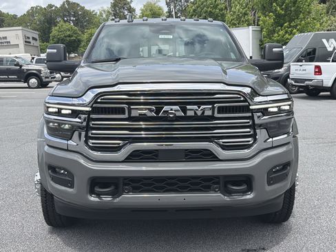 New 2026 RAM 5500 4x4 Crew Cab image 2