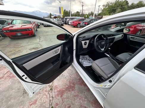 Used 2018 Toyota Corolla LE FWD image 9