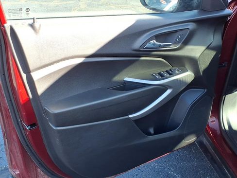 Used 2024 Chevrolet Trax RS w/ Sunroof Package image 5