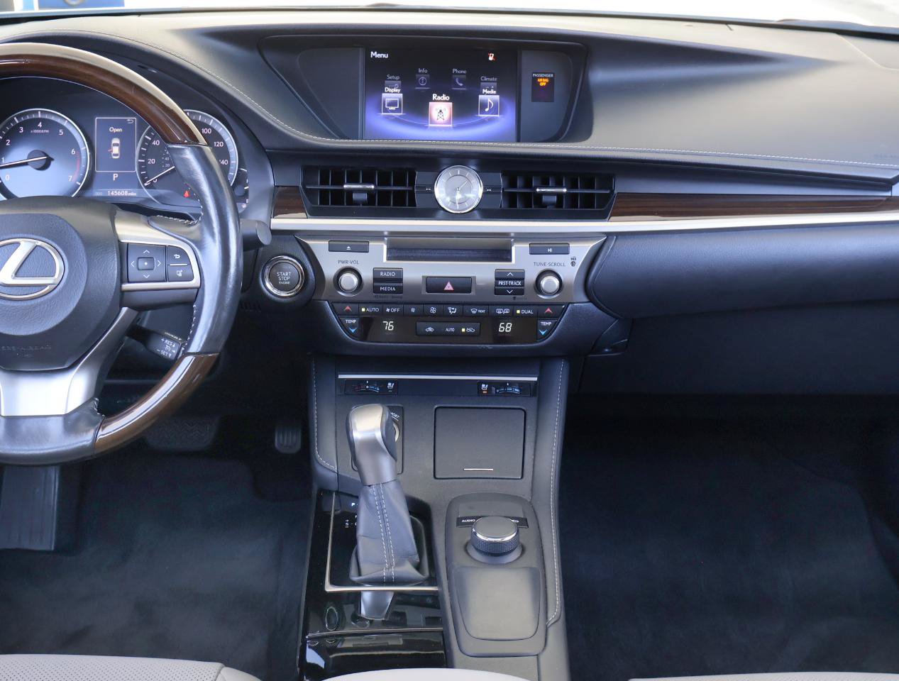 Used 2016 Lexus ES 350 w/ Premium Package w/Wood Trim FWD image 17