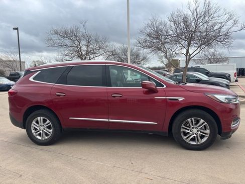 Used 2019 Buick Enclave Essence image 4
