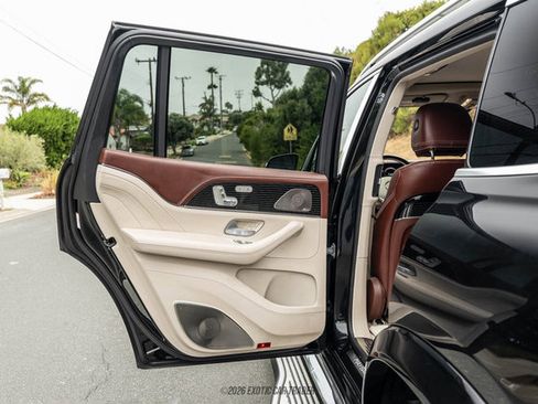 Used 2023 Mercedes-Benz Maybach GLS 600 4MATIC image 36