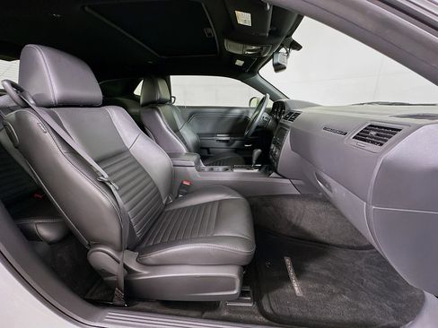 Used 2012 Dodge Challenger R/T image 27