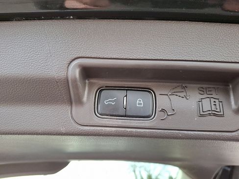 Certified 2022 Ford Explorer Platinum w/ Equipment Group 601A image 31