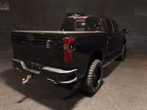 Used 2019 Chevrolet Silverado 1500 High Country w/ Technology Package AWD/4WD image 7