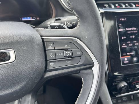 Used 2023 Jeep Grand Cherokee L Laredo AWD/4WD image 24