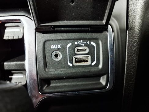 Used 2024 Jeep Wrangler Unlimited Sahara AWD/4WD image 25