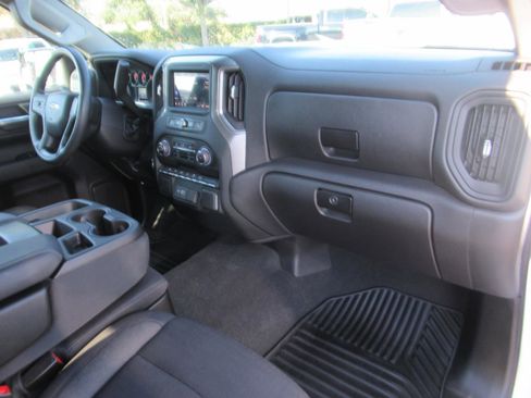 Used 2024 Chevrolet Silverado 1500 Custom image 11