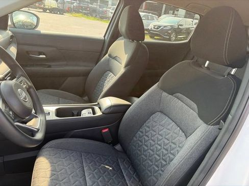 Used 2025 Nissan Kicks SV FWD image 25