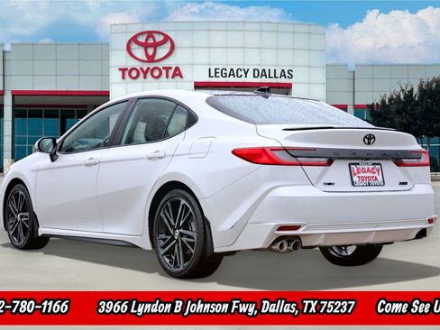 Used 2025 Toyota Camry XSE image 8