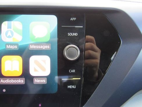 Used 2023 Volkswagen Taos SE image 39