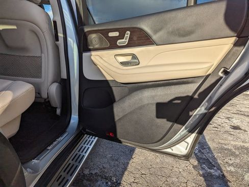 Used 2022 Mercedes-Benz GLS 450 4MATIC image 32