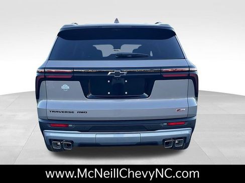 New 2026 Chevrolet Traverse Z71 w/ Enhanced Driving Package image 7