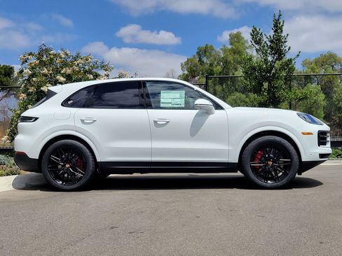 New 2026 Porsche Cayenne S AWD/4WD image 8