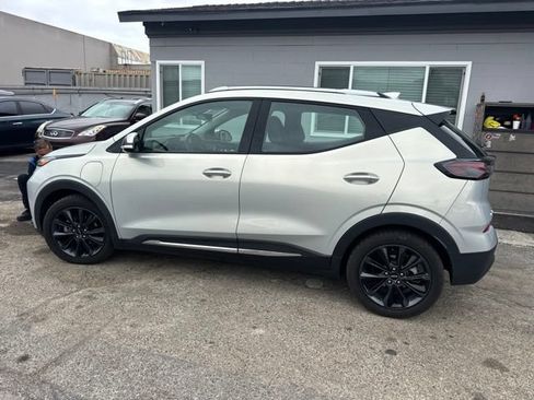 Used 2022 Chevrolet Bolt EUV Premier w/ Launch Edition FWD image 8