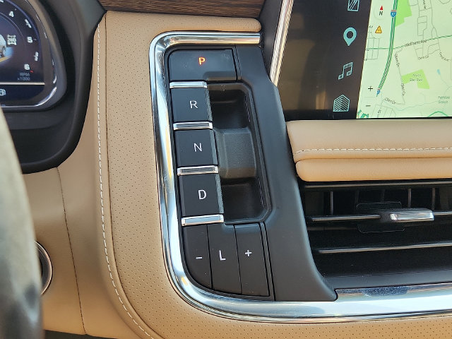 Certified 2022 Chevrolet Suburban Premier AWD/4WD image 15