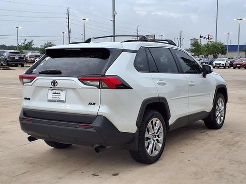 Used 2024 Toyota RAV4 XLE Premium FWD image 4