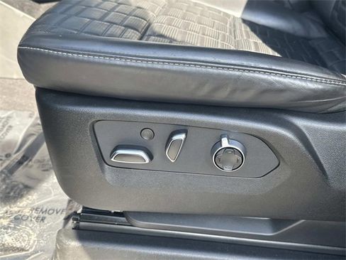 Certified 2023 Cadillac Escalade Premium Luxury Platinum w/ Heavy-Duty Trailer Package image 24