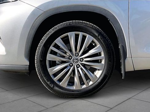 Used 2022 Toyota Highlander Platinum image 10