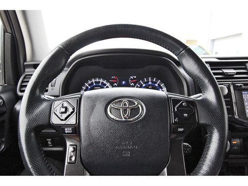 Used 2018 Toyota 4Runner TRD Off-Road Premium AWD/4WD image 15