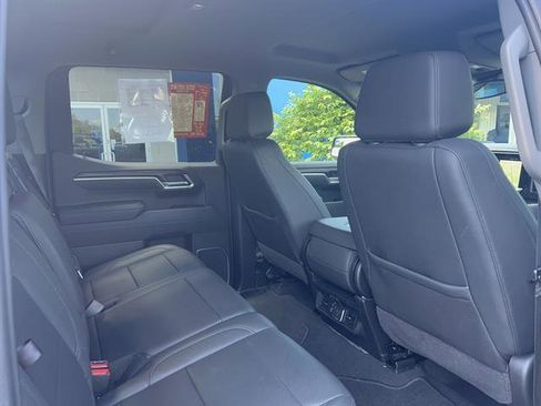 Used 2026 GMC Sierra 1500 SLT AWD/4WD image 17