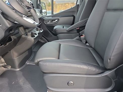 New 2026 Mercedes-Benz Sprinter 2500 image 18