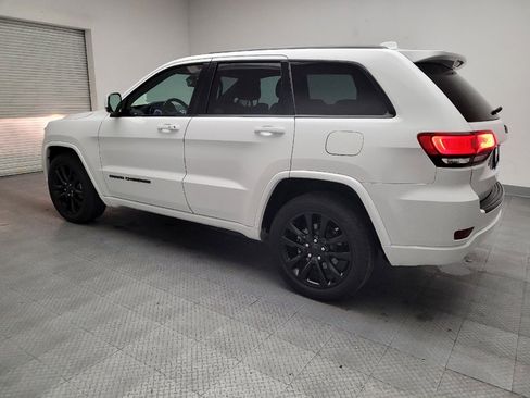Used 2018 Jeep Grand Cherokee Altitude image 3