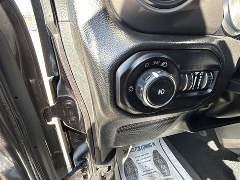 Used 2022 Jeep Wrangler Unlimited Sport AWD/4WD image 25