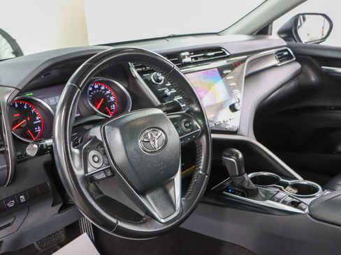 Used 2020 Toyota Camry XSE FWD image 23