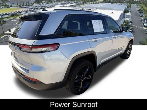 Certified 2023 Jeep Grand Cherokee Altitude AWD/4WD image 4